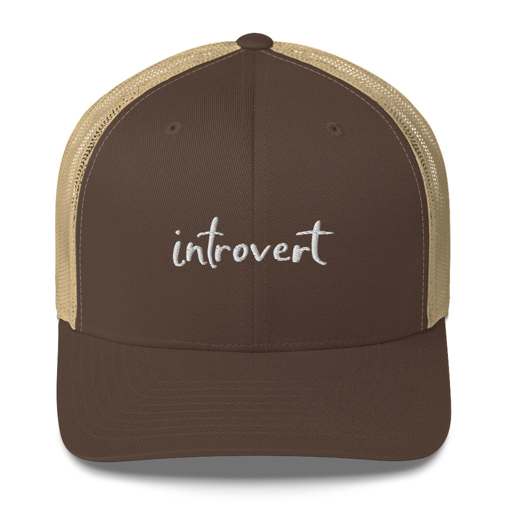 Embroidered trucker cap "introvert"
