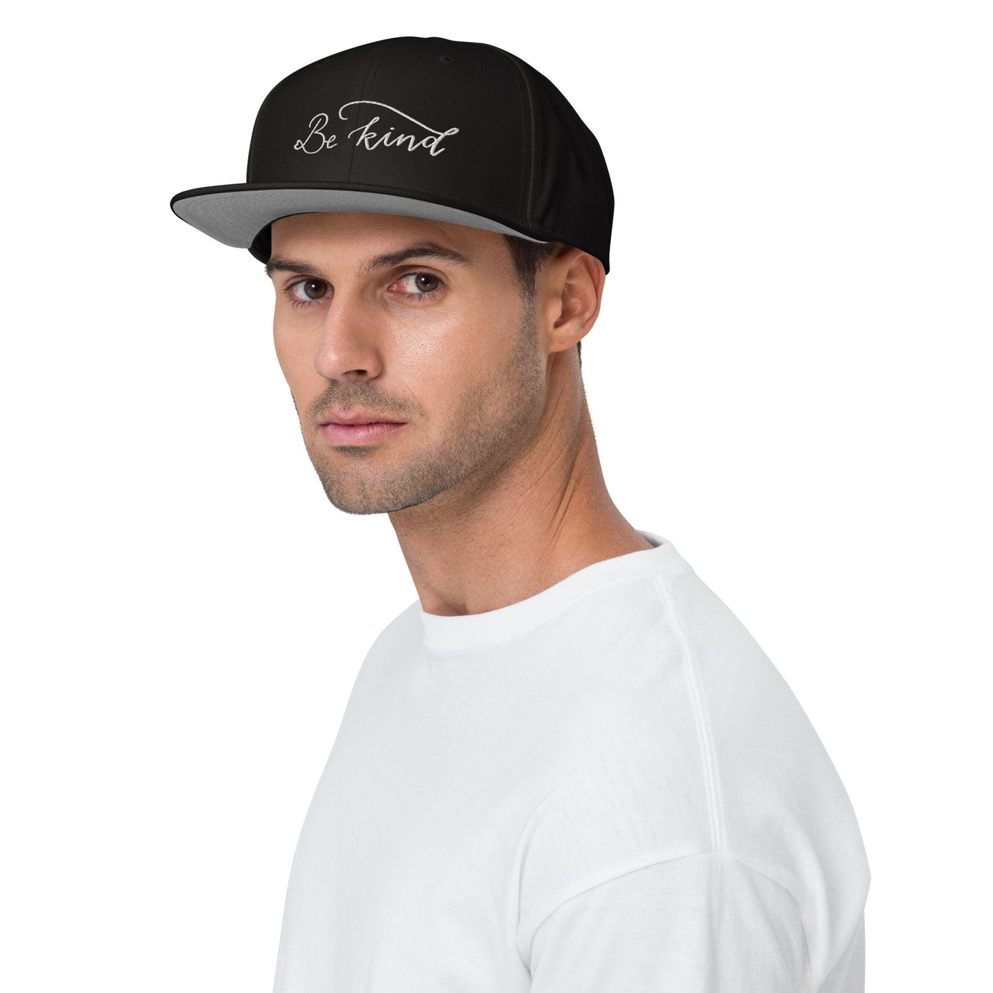 Embroidered snapback cap "Be kind"