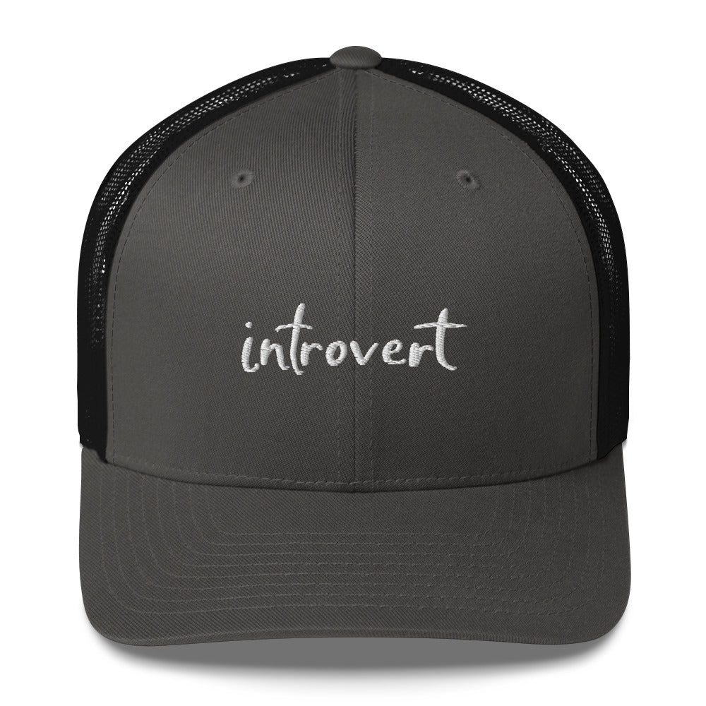 Embroidered trucker cap "introvert"